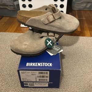 BRAND NEW WITH TAGS! Boston Taupe Birkenstocks Size:9 Women’s - Men’s 7